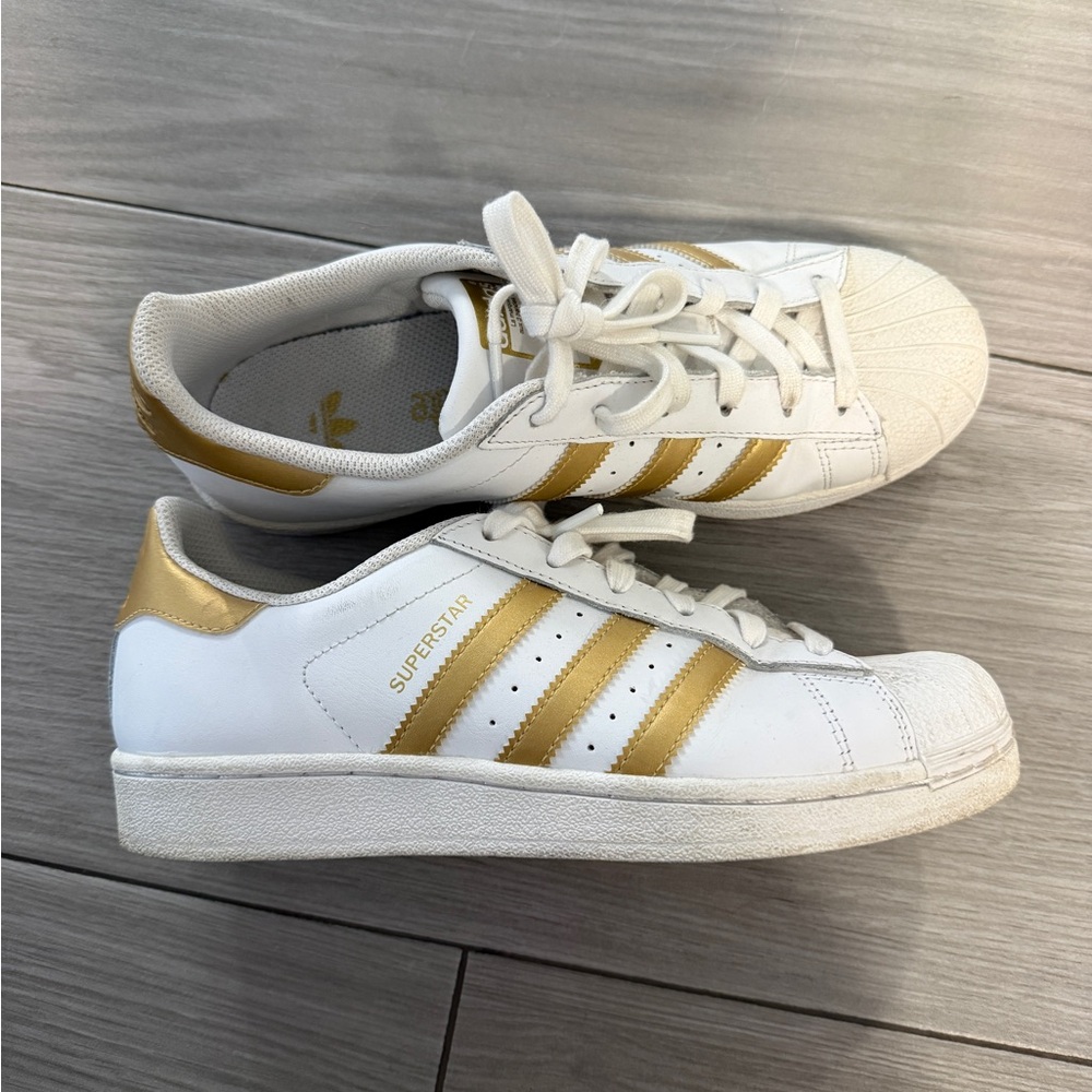 Adidas Superstar White and Gold Sneakers Size 6.5 / women’s 8